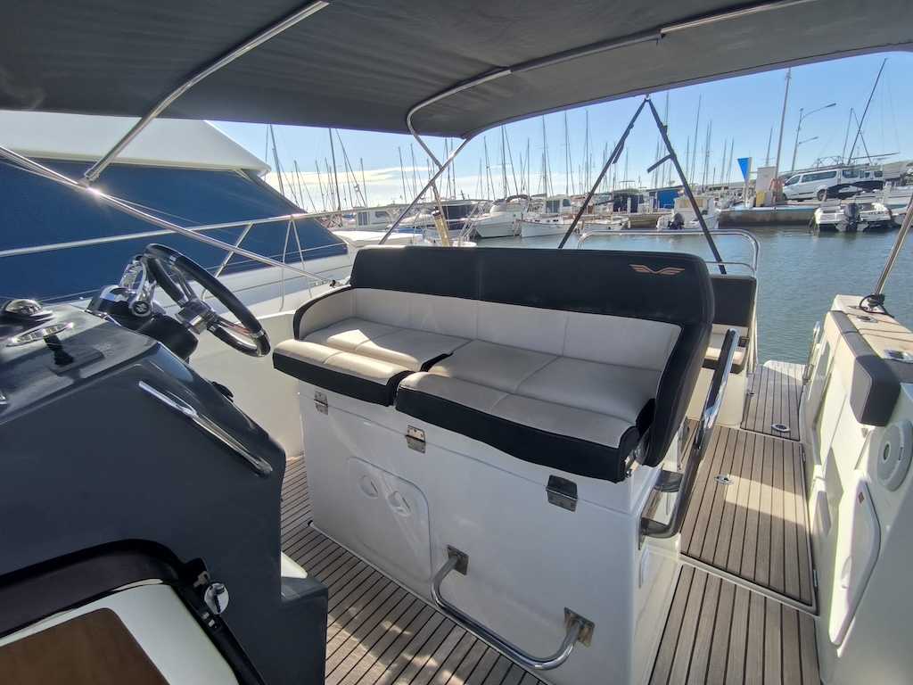 BENETEAU FLYER 8.8 SPACEDECK