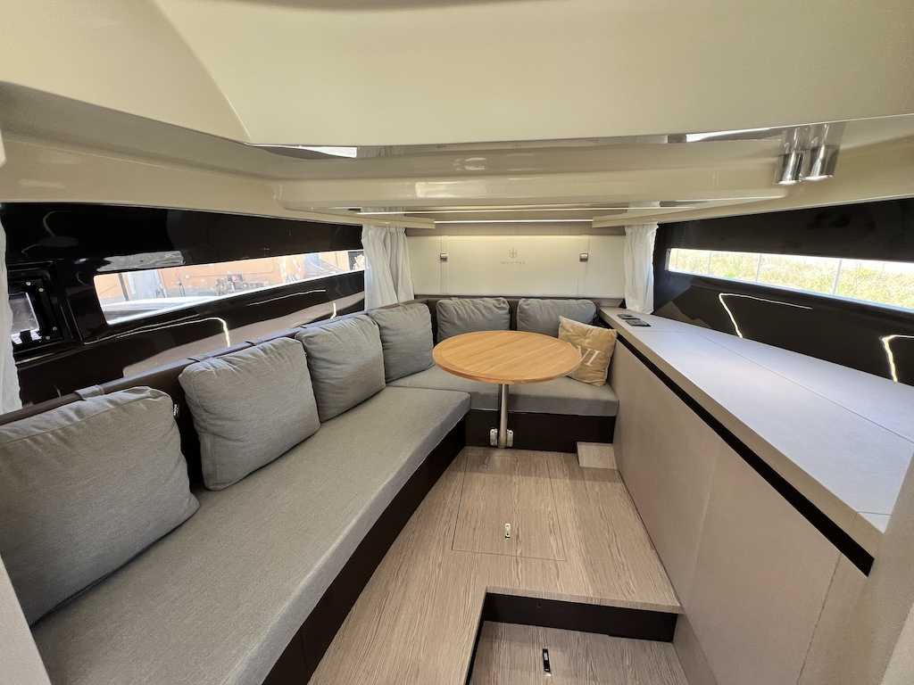 INVICTUS GT320