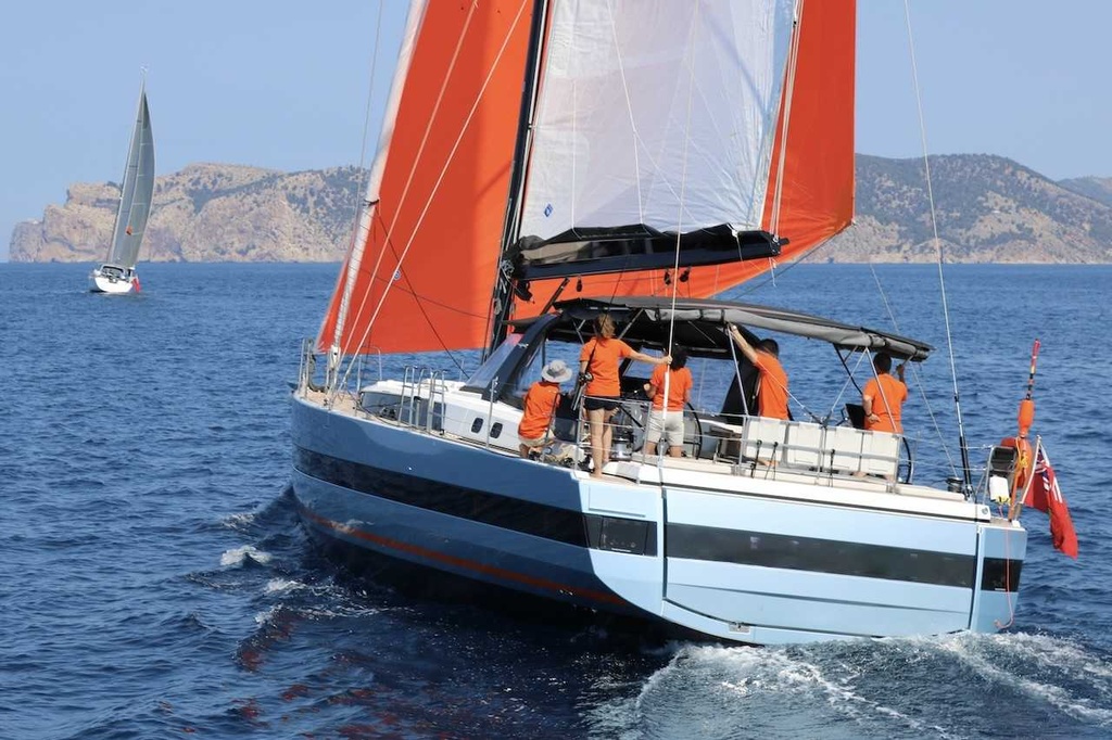 BENETEAU OCEANIS YACHT 62