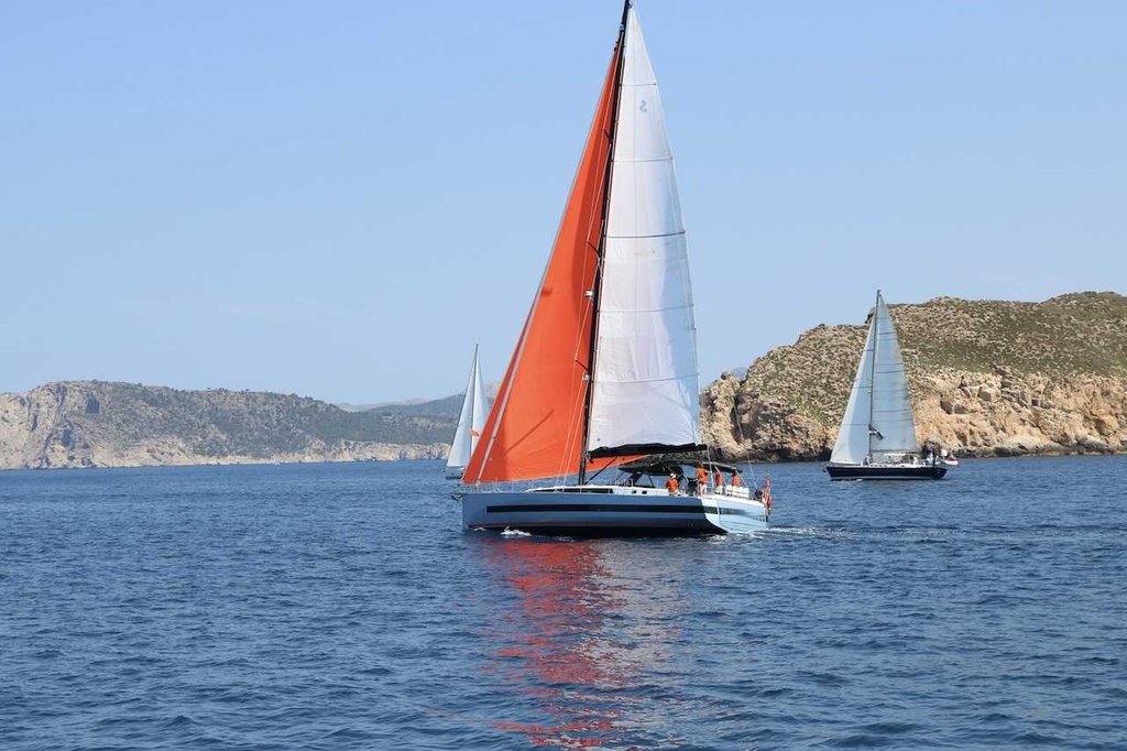 BENETEAU OCEANIS YACHT 62