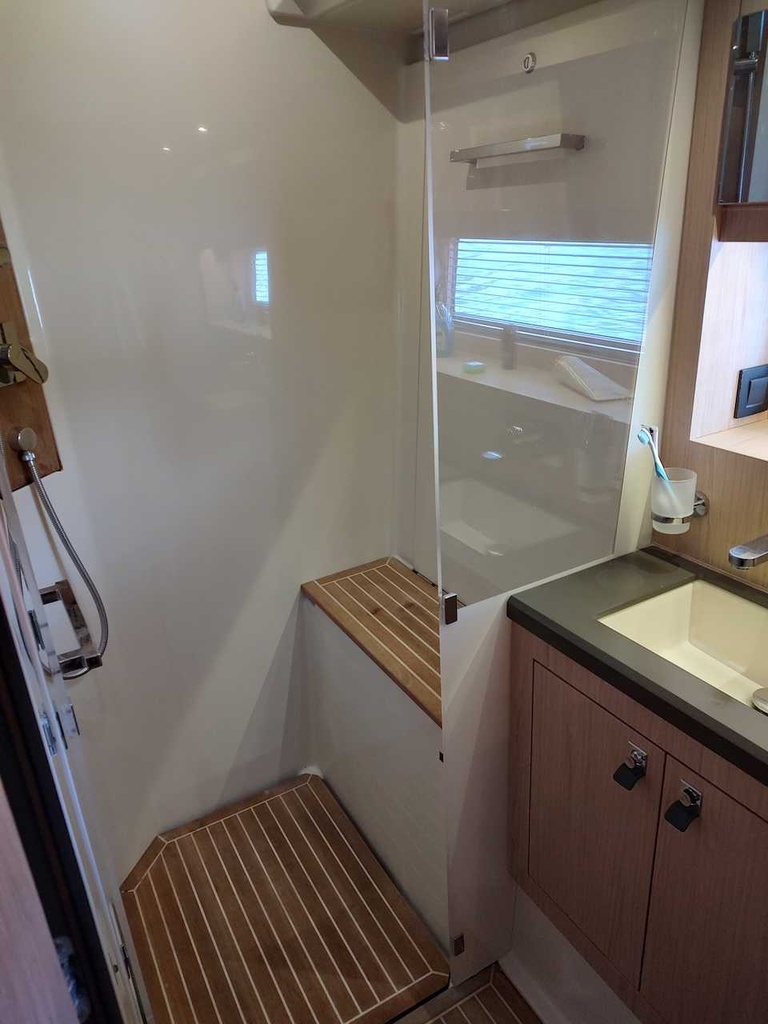 BENETEAU OCEANIS YACHT 62