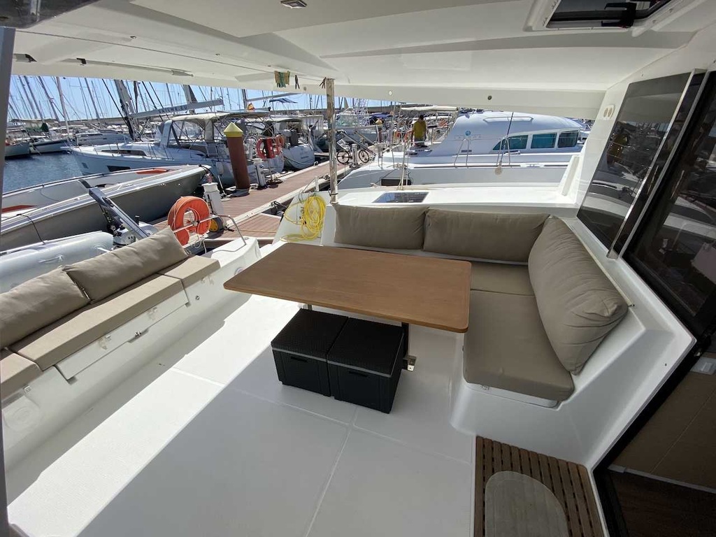 FOUNTAINE PAJOT LUCIA 40