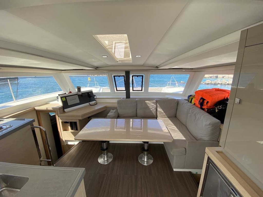 FOUNTAINE PAJOT LUCIA 40