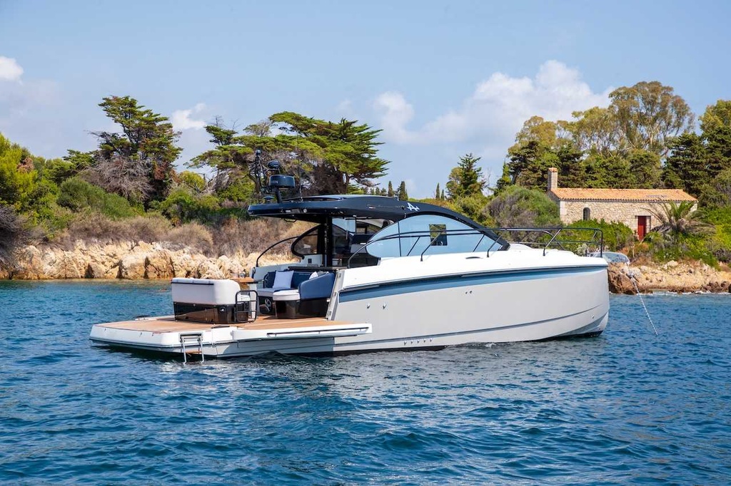 BENETEAU GRAN TURISMO 40 COUPE