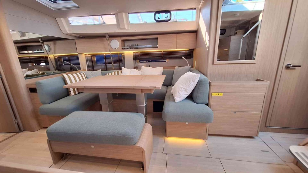 BENETEAU OCEANIS 52