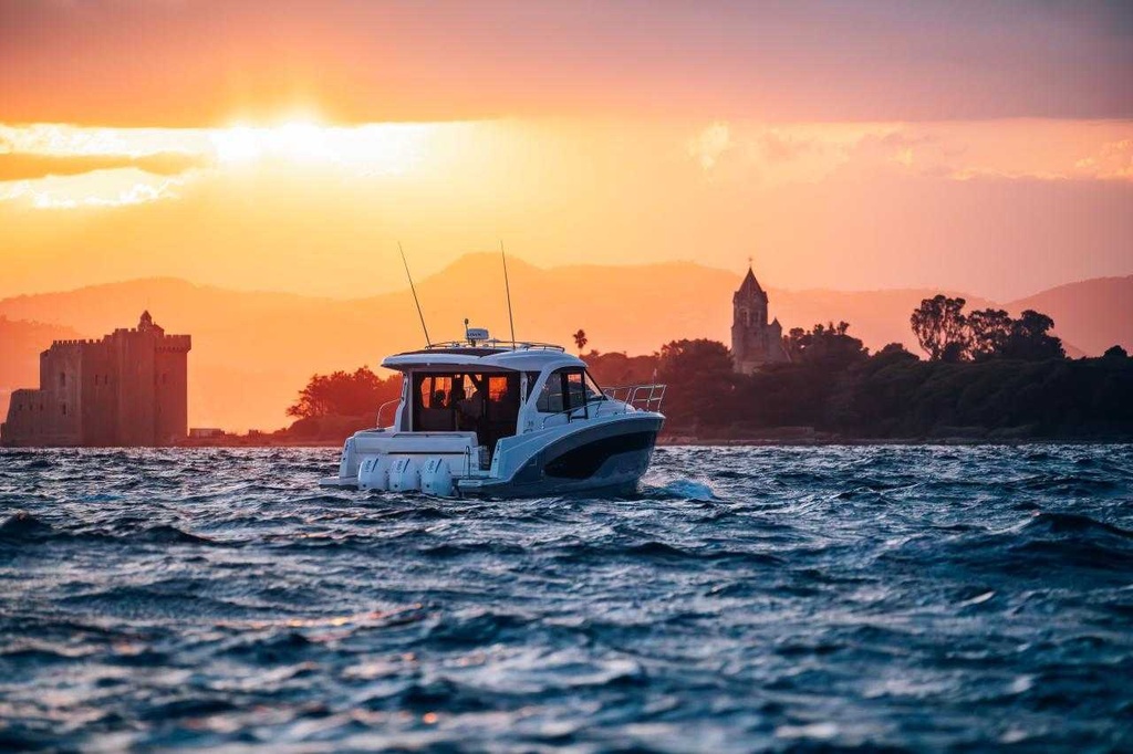 BENETEAU ANTARES 12 COUPE