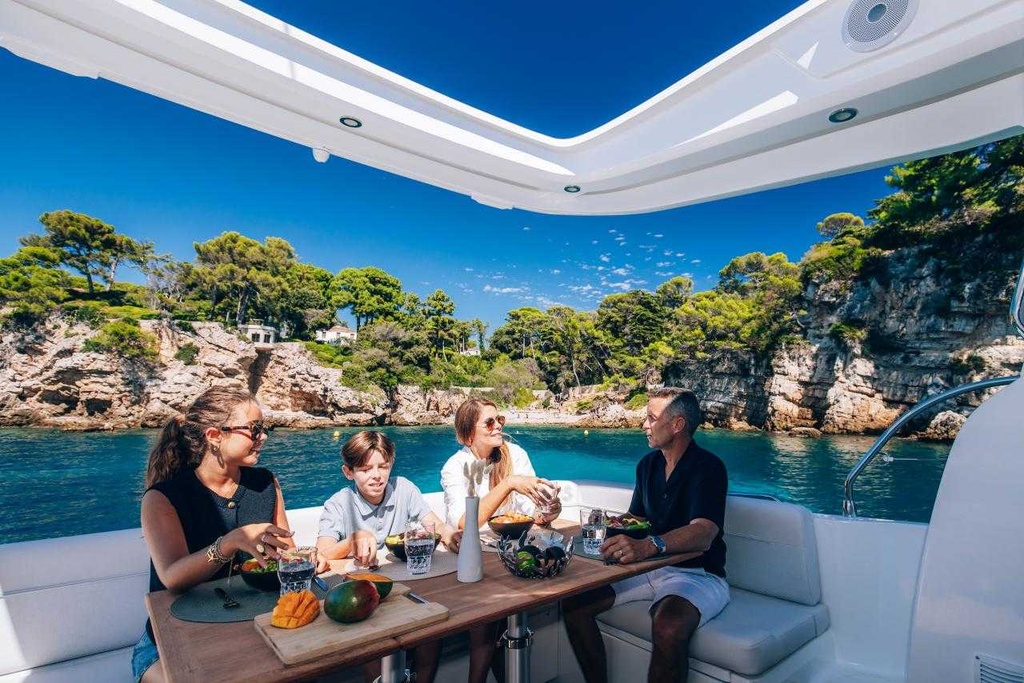 BENETEAU ANTARES 12 COUPE