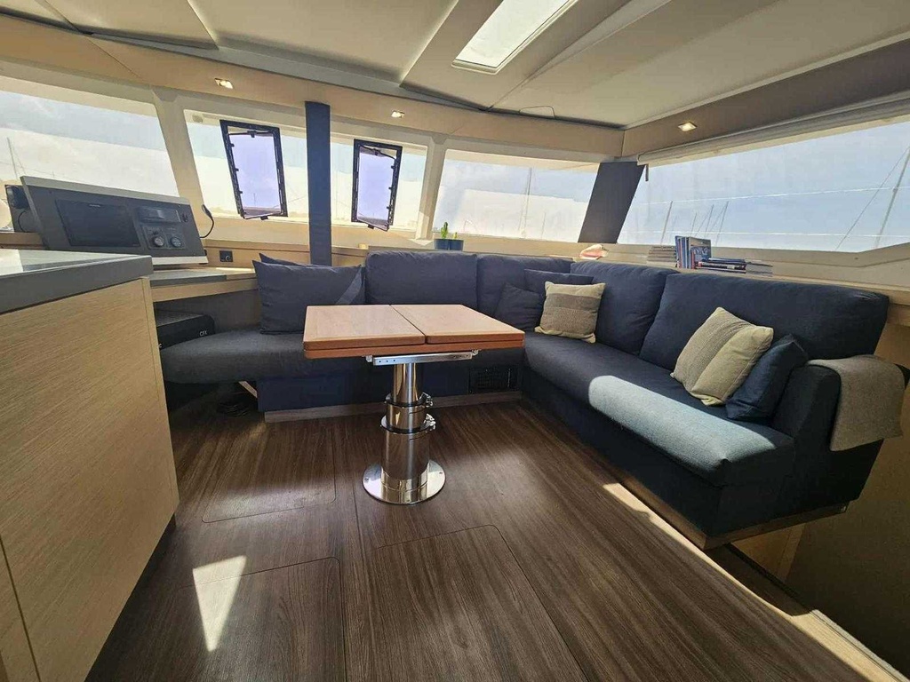 FOUNTAINE PAJOT SAONA 47 