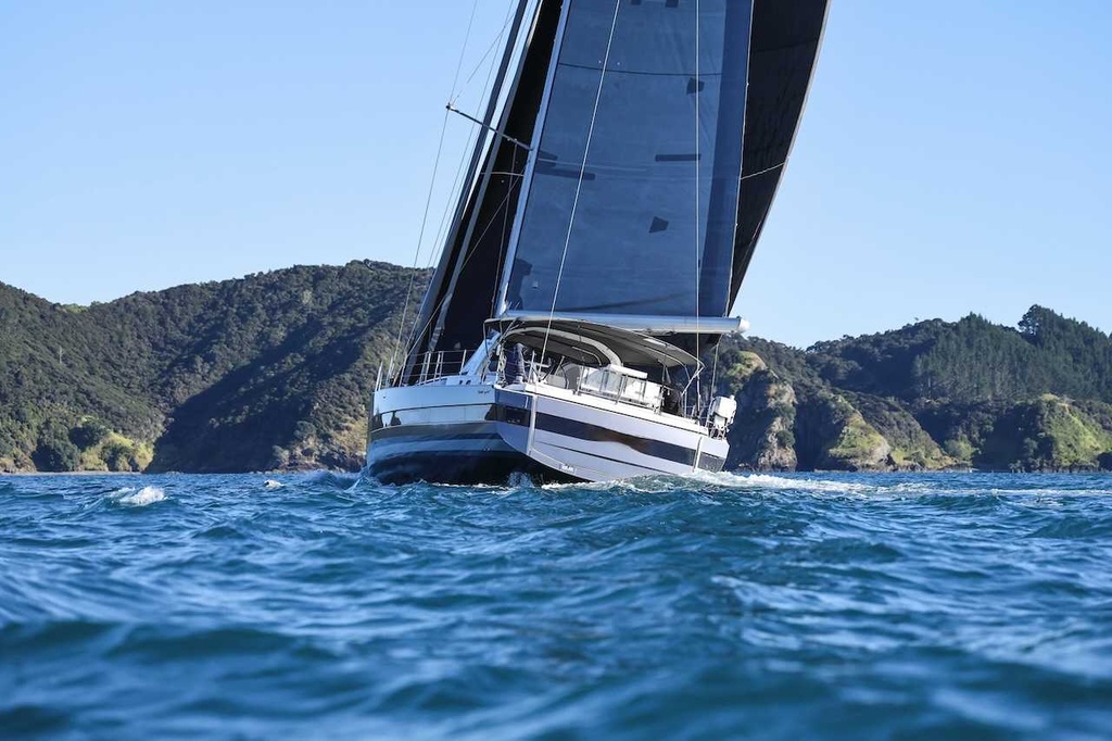 BENETEAU OCEANIS YACHT 62