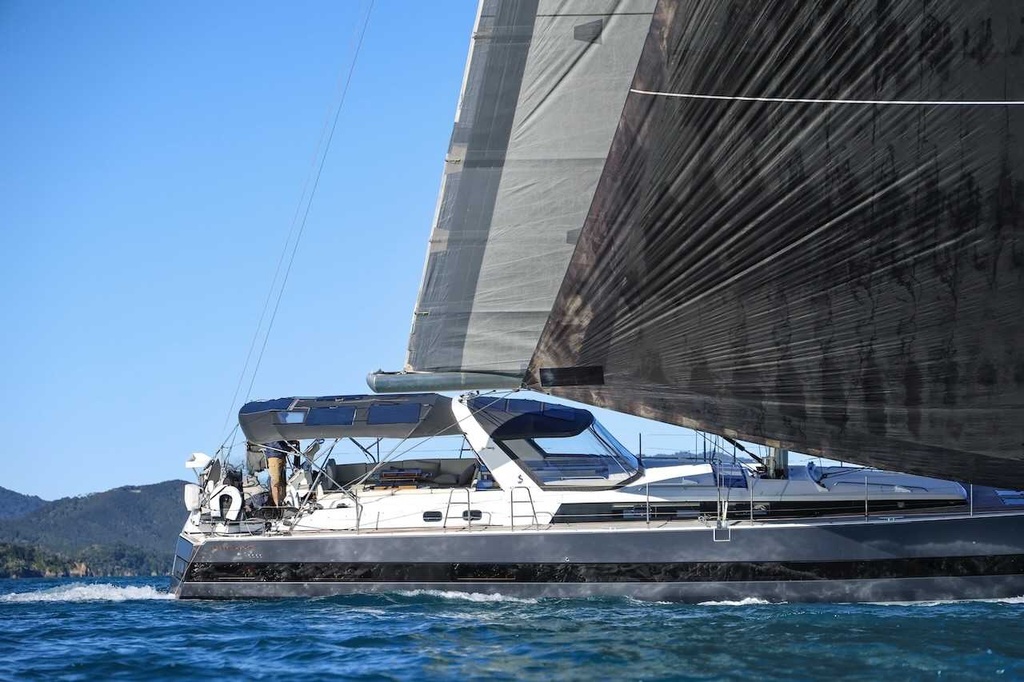 BENETEAU OCEANIS YACHT 62