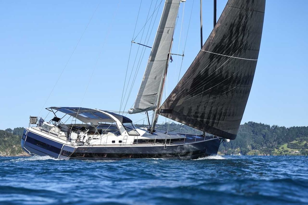 BENETEAU OCEANIS YACHT 62