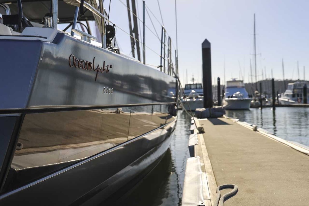 BENETEAU OCEANIS YACHT 62