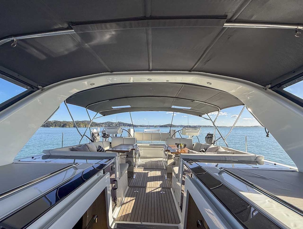 BENETEAU OCEANIS YACHT 62