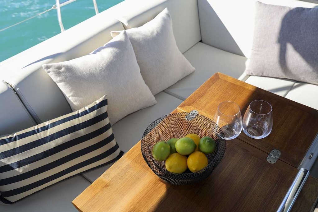 BENETEAU OCEANIS YACHT 62