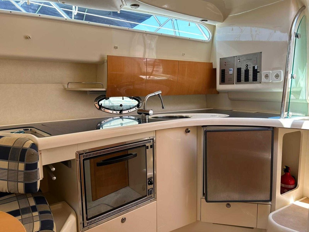 FAIRLINE TARGA 30