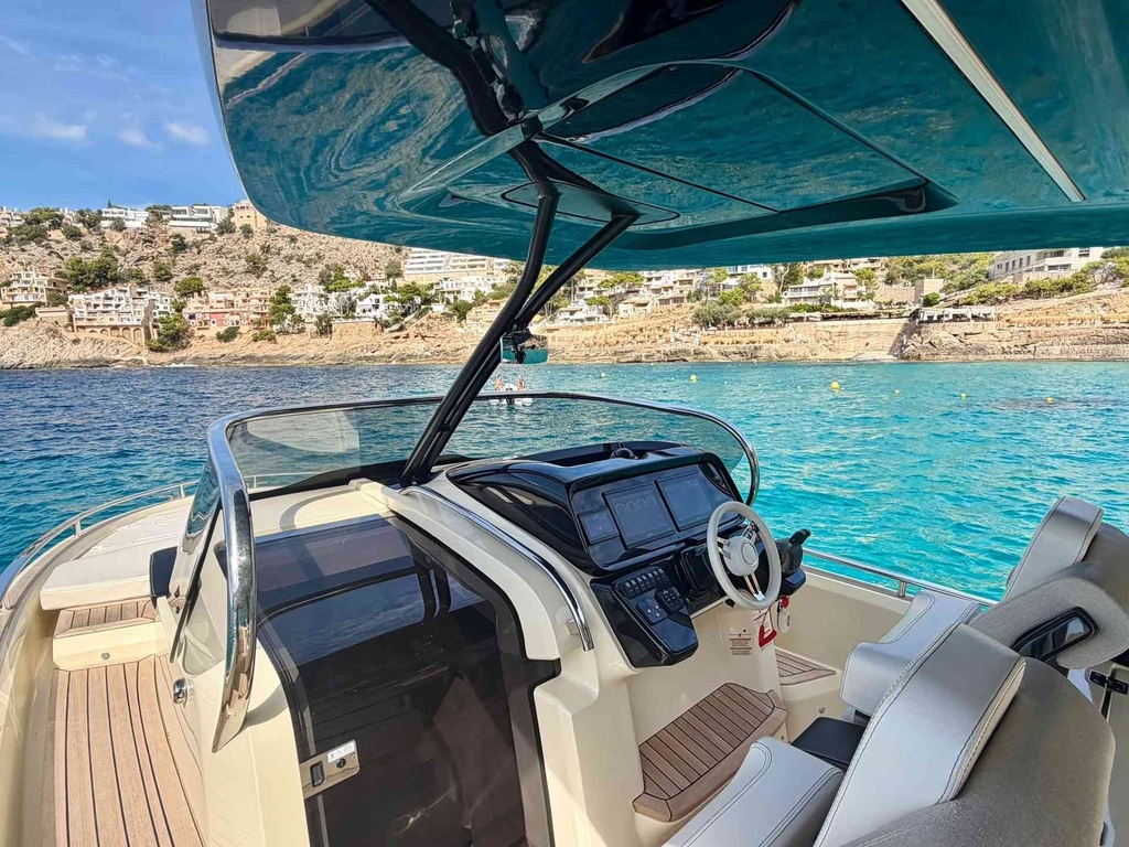 INVICTUS 320 GT
