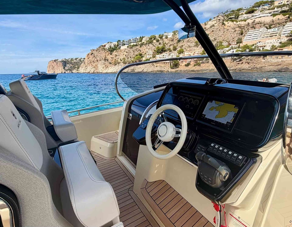 INVICTUS 320 GT