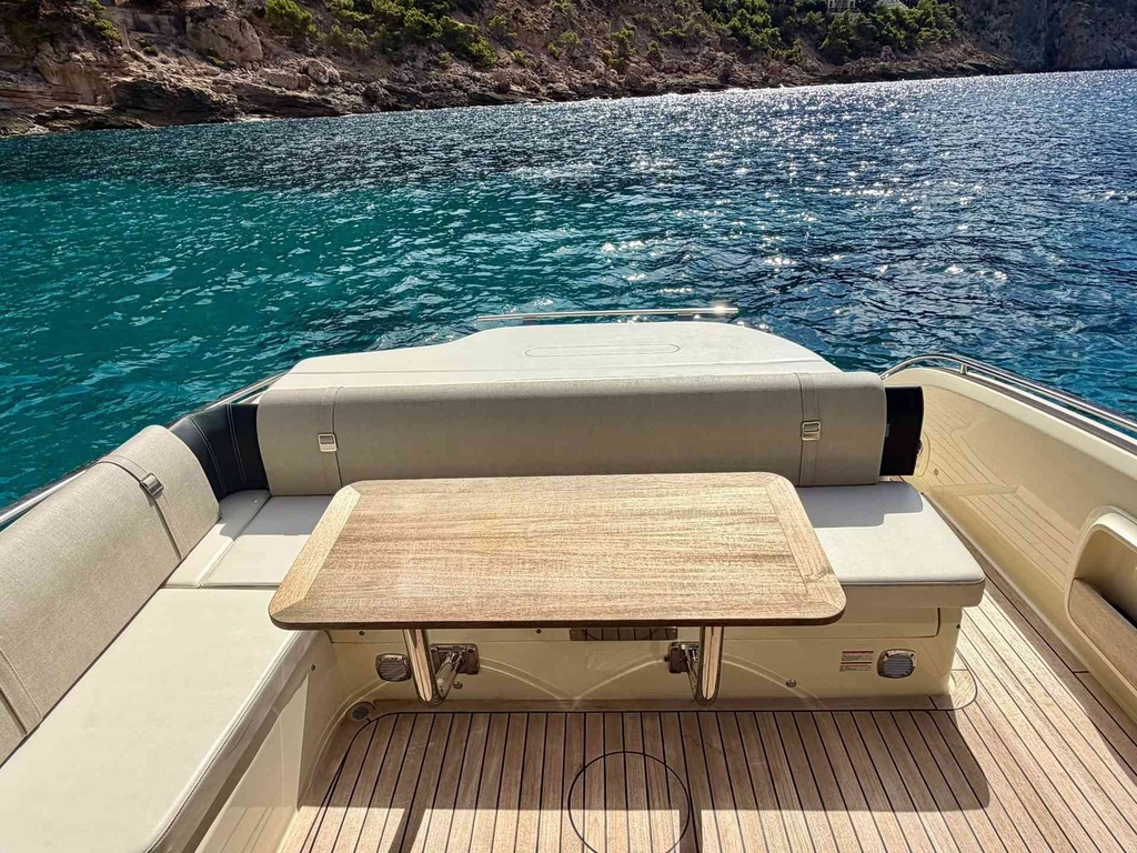 INVICTUS 320 GT