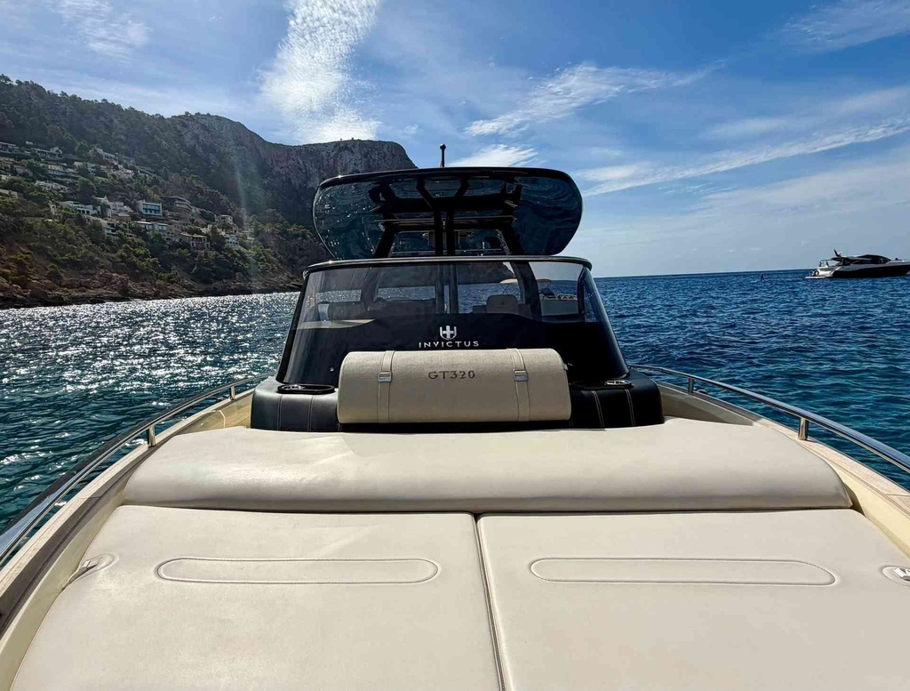 INVICTUS 320 GT