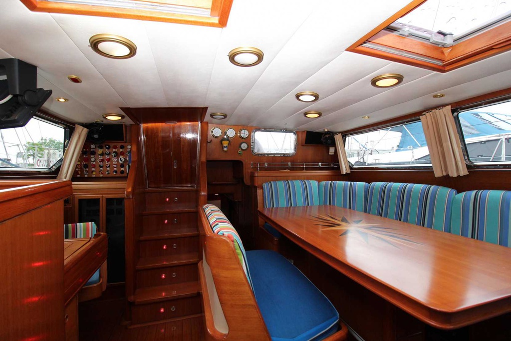 azulyachts-00440-solaris-72-06e