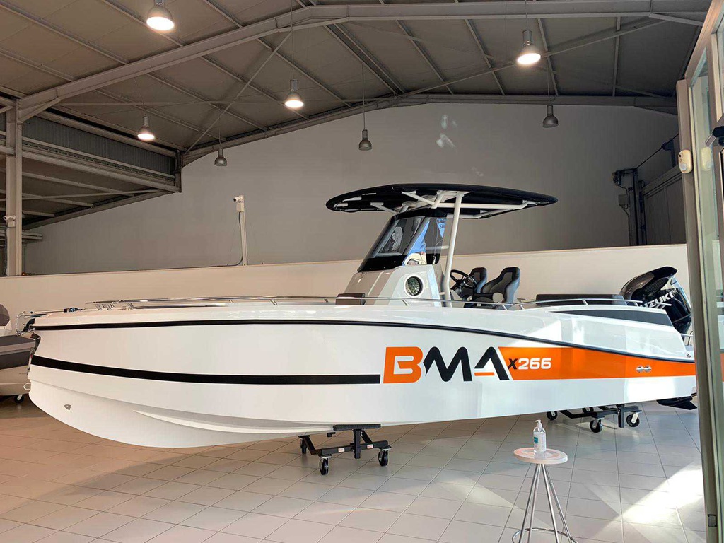 azulyachts-00508-bma-x-266-open-0c1
