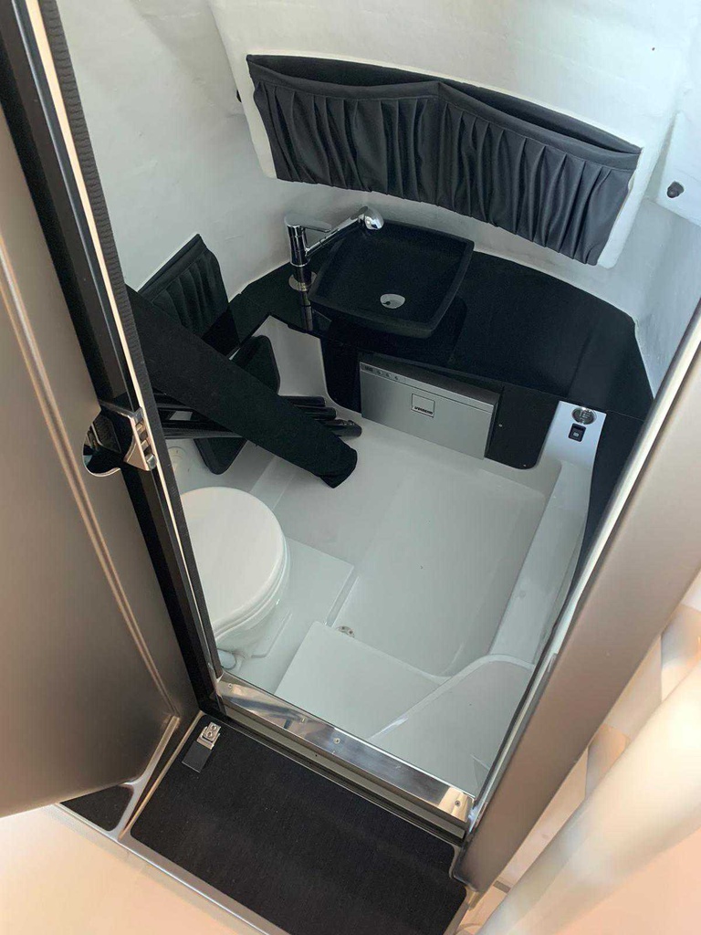 azulyachts-00508-bma-x-266-open-42a