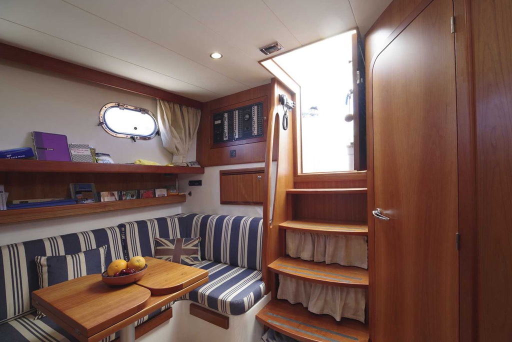 azulyachts-00547-apreamare-38-comfort-79b