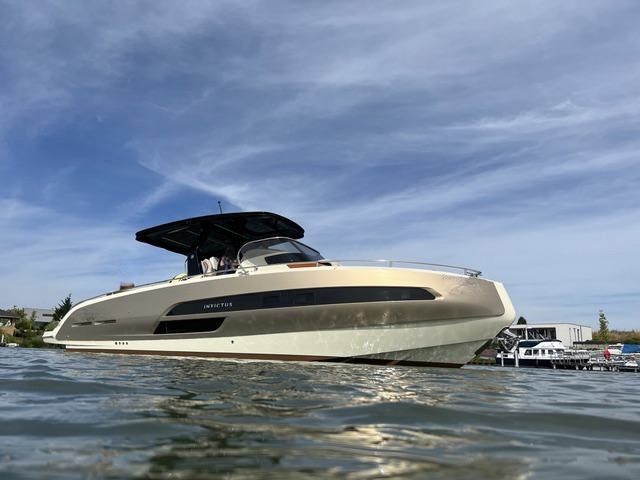 INVICTUS GT320